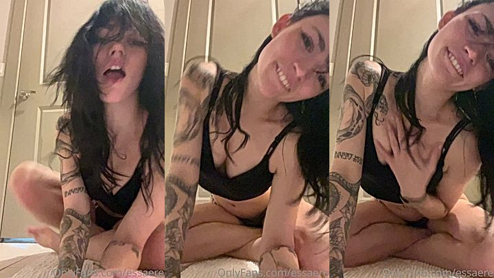 essaere onlyfans tease solo video showing her pulling down are top