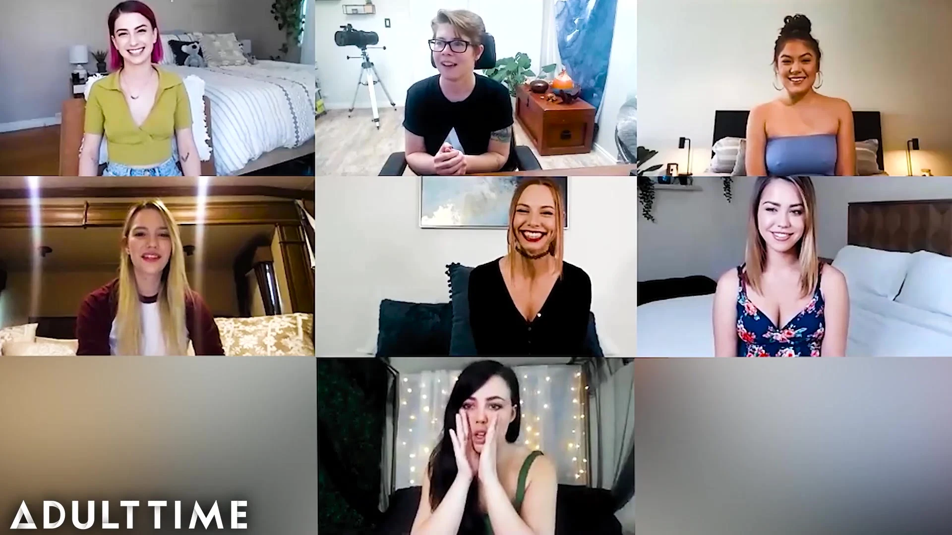 6 models have livestream where they all strip naked and masturbate